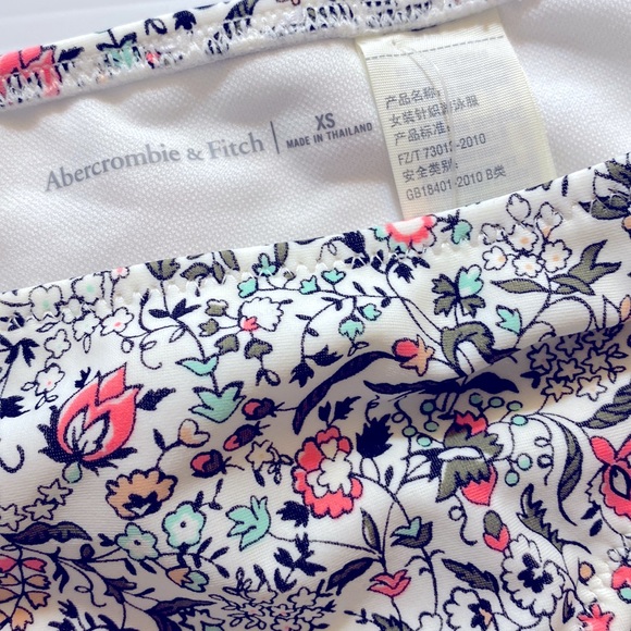 Abercrombie Classic Coverage Bikini Bain X-Small NWT - Picture 3 of 8